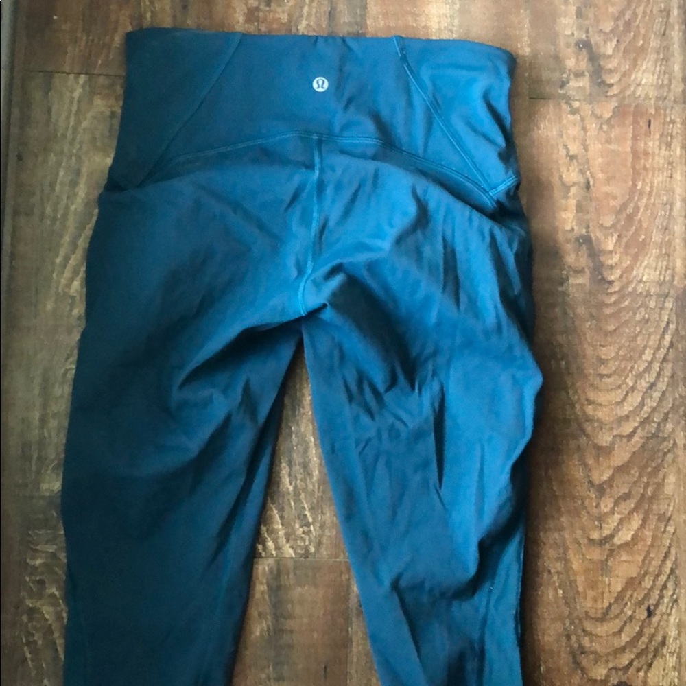 Lulu blue capri size 8